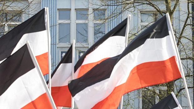 Gegendemonstration der Antifa bei einer Demonstration rechtsextremer Gruppen in Dortmund, 2018