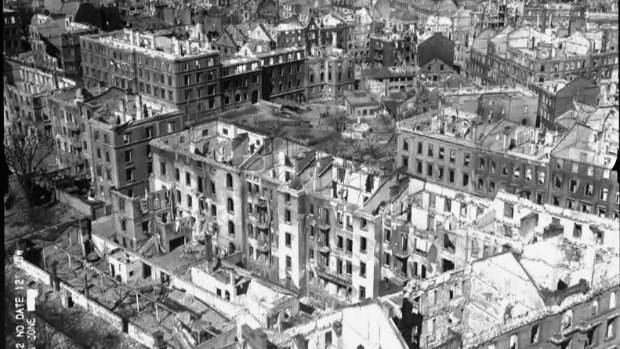 Die zerstörte Innenstadt von Würzburg 1945