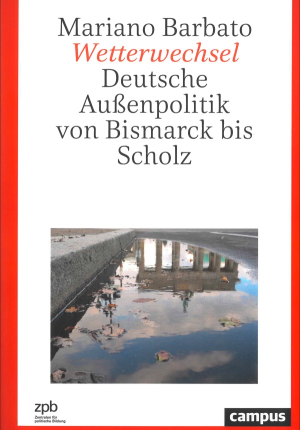 Buchtitel Wetterwechsel, Spiegelbild im Wasser vom Brandenburgertor