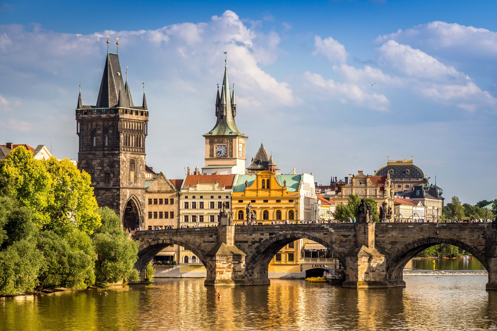 Blick auf Karlsbrücke im Prag